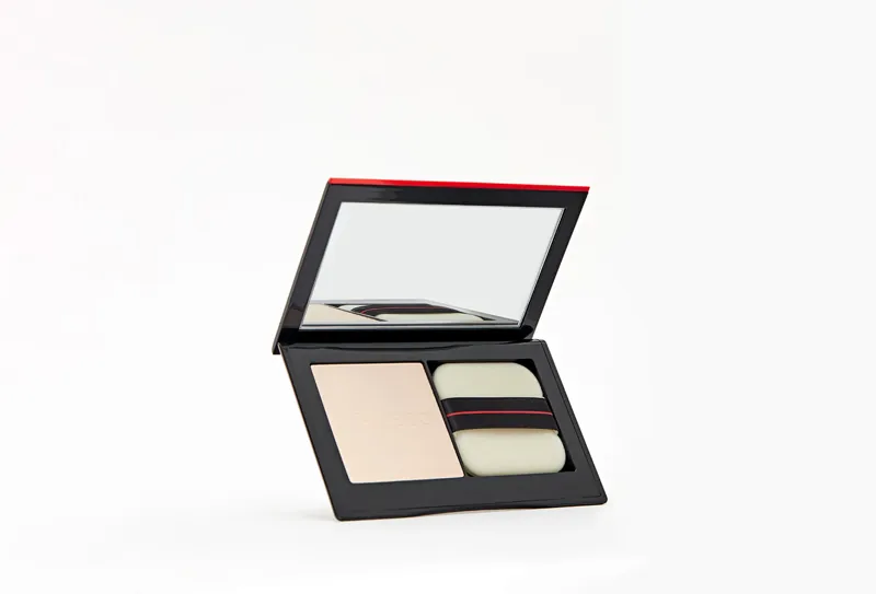 SYNCHRO SKIN INVISIBLE SILK PRESSED POWDER