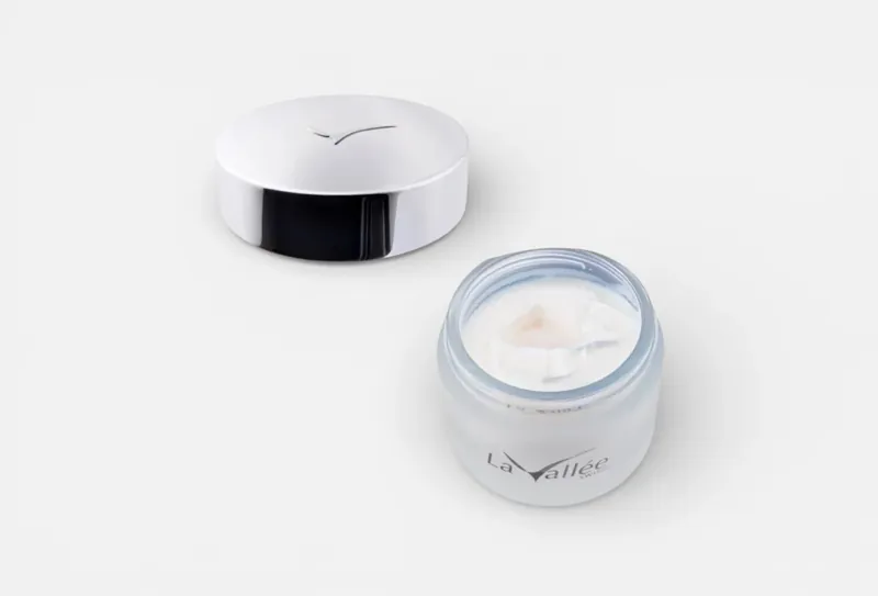 ULTRA MOISTURIZING DAY CREAM