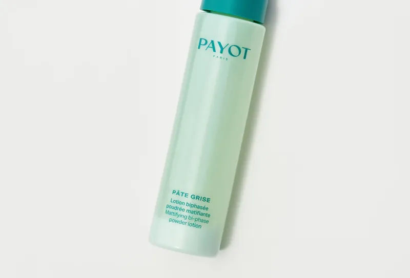 Lotion biphasée poudrée matifiante